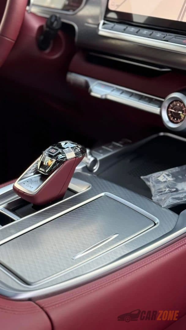 2026 Tank Tank 700 Flagship thumbnail 4