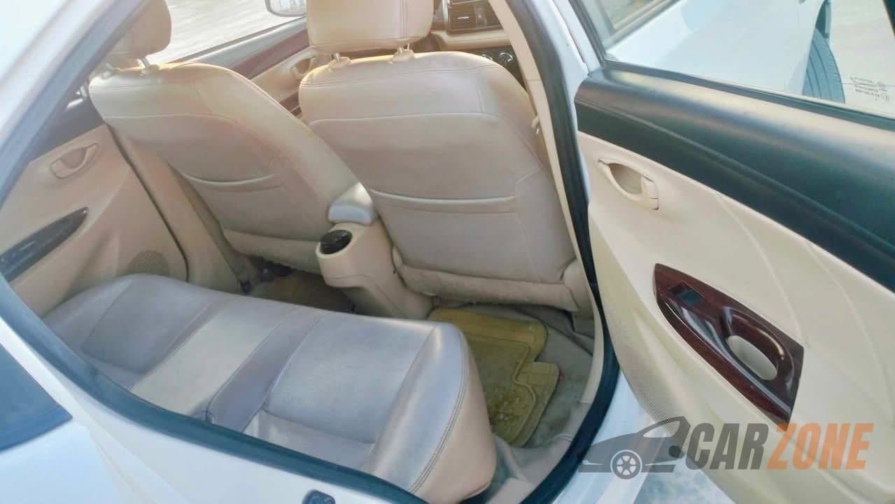 2014 Toyota Yaris L thumbnail 4