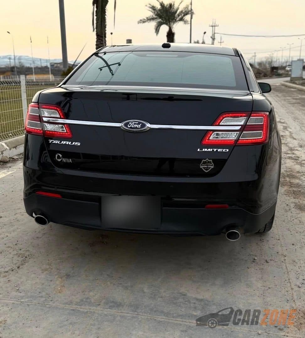 2014 Ford Taurus Limited thumbnail 3