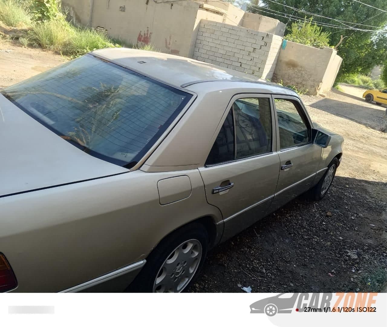 1991 Mercedes-Benz E-Class Base thumbnail 6