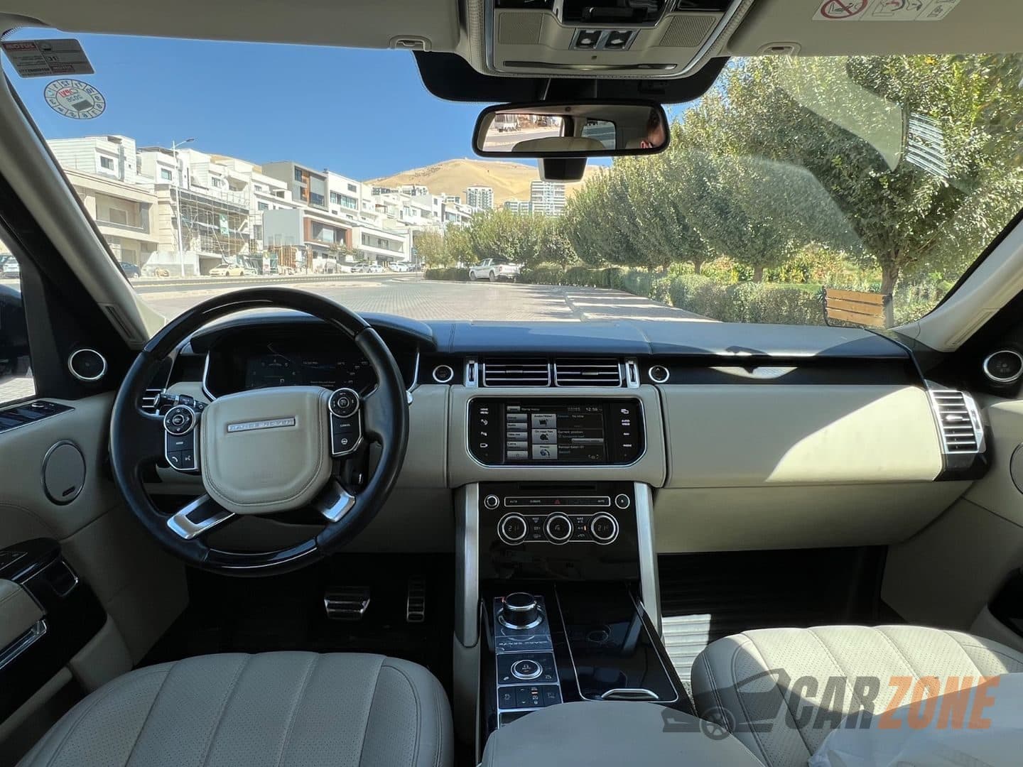 2013 Land Rover Range Rover Autobiography thumbnail 4