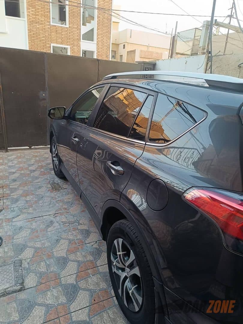 2018 تويوتا راف 4 LE thumbnail 2