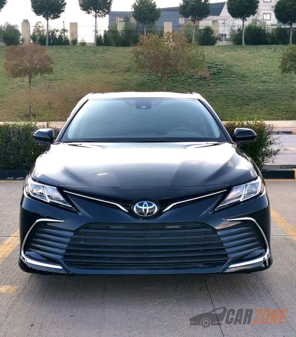 2023 Toyota Camry LE thumbnail 3