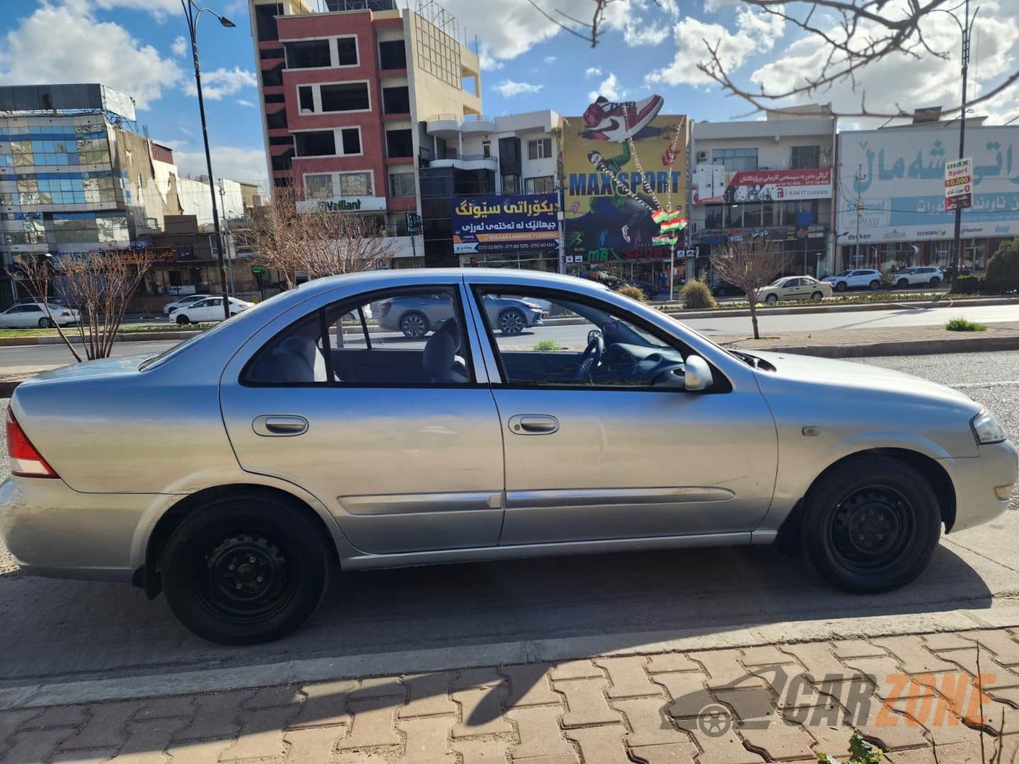 2011 نيسان صني thumbnail 3