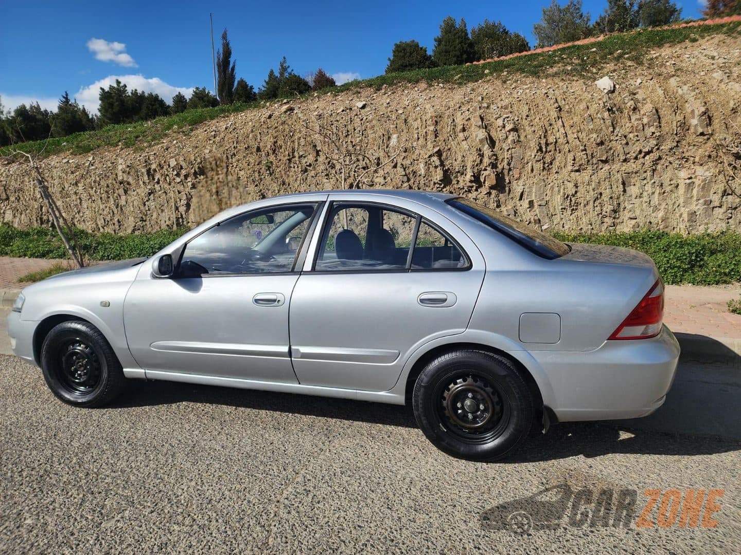 2011 نيسان صني thumbnail 5