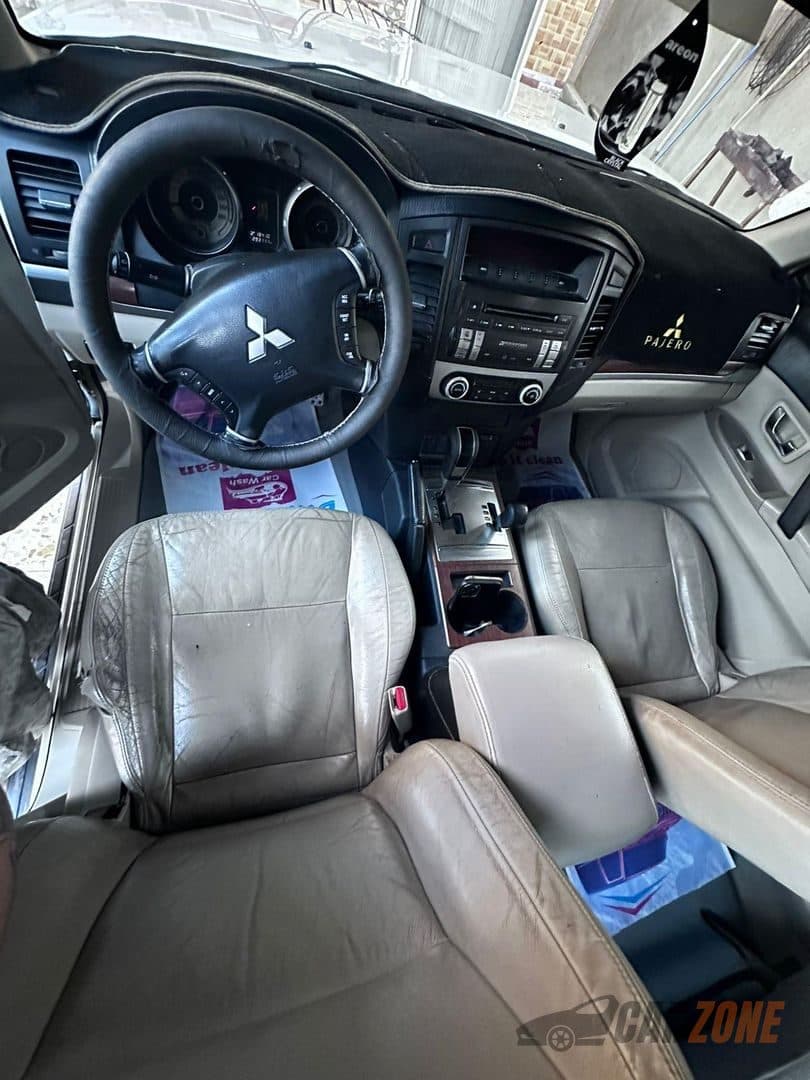 2008 ميتسوبيشي باجيرو thumbnail 5