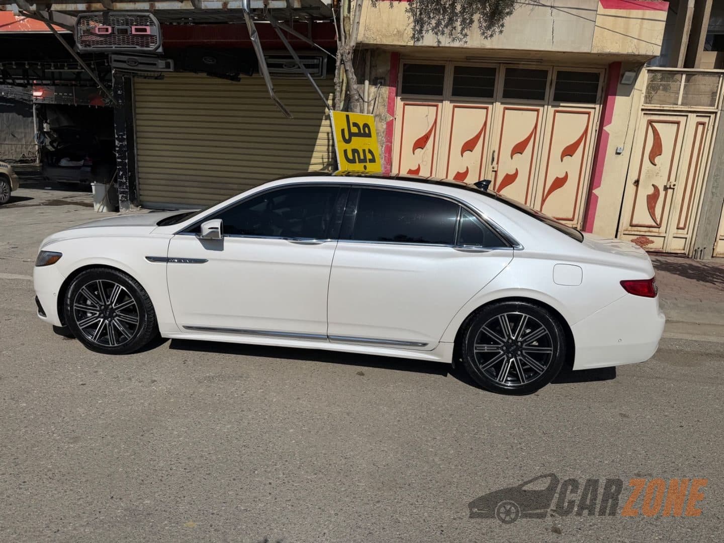 2018 Lincoln Continental Reserve thumbnail 2