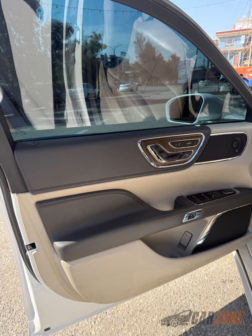 2018 Lincoln Continental Reserve thumbnail 5