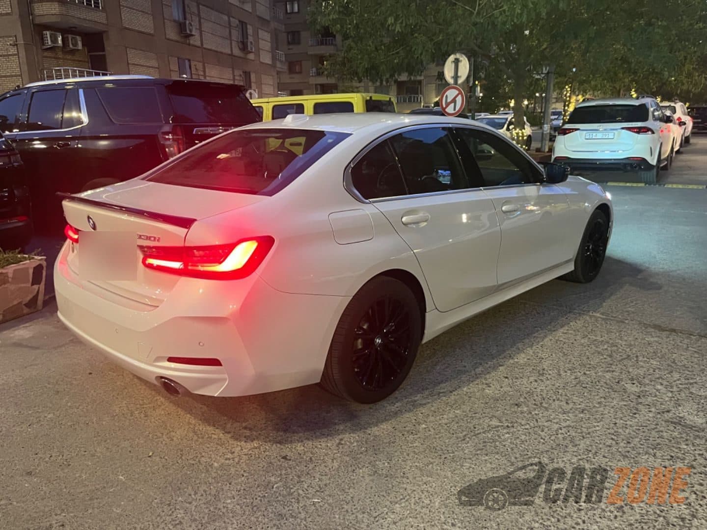 2024 BMW 3 Series Base thumbnail 6