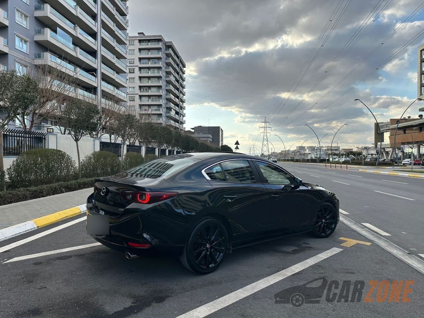 2022 Mazda Mazda3 Premium thumbnail 4