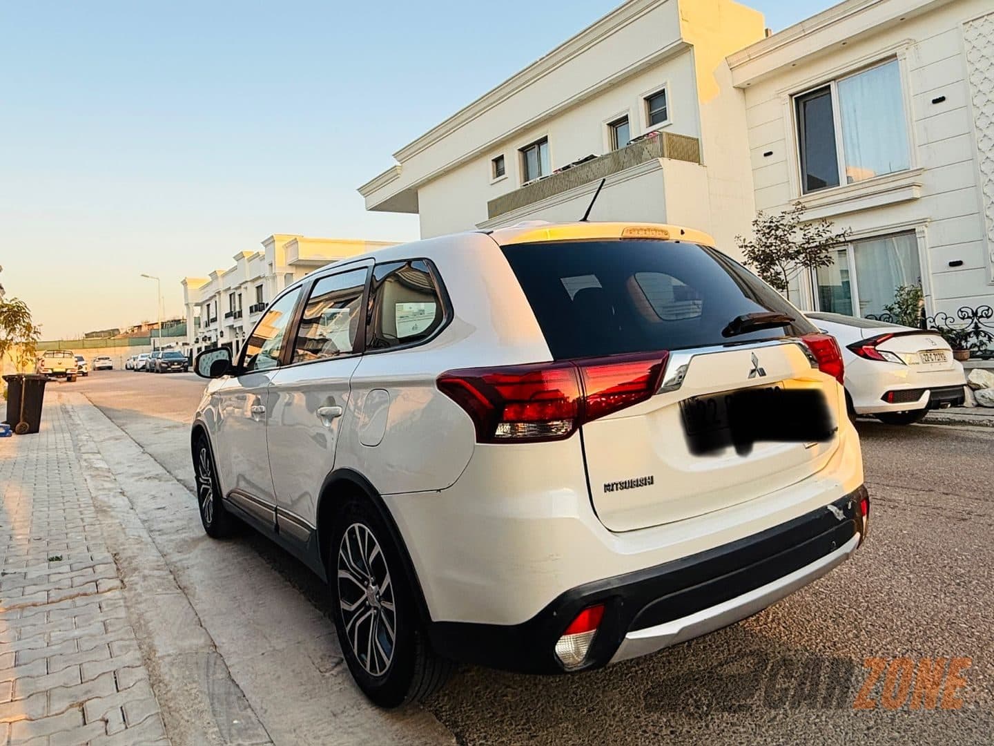 2016 میتسوبیشی ئاوتلاندەر thumbnail 4