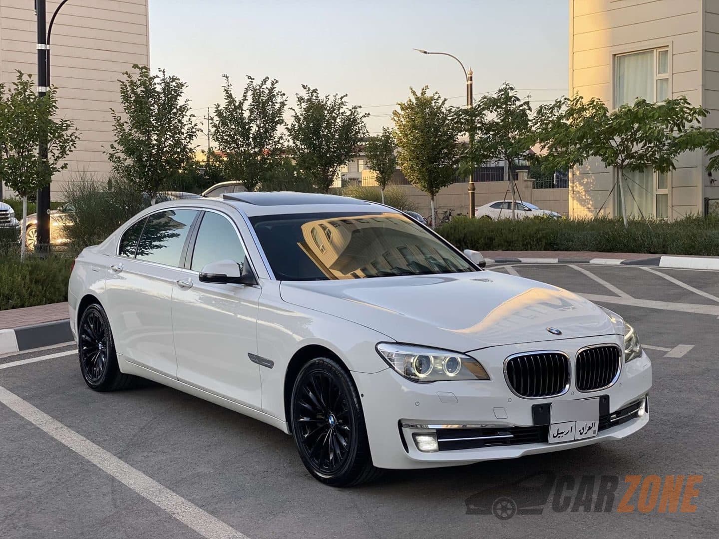 2014 BMW 7 Series M Sport thumbnail 4