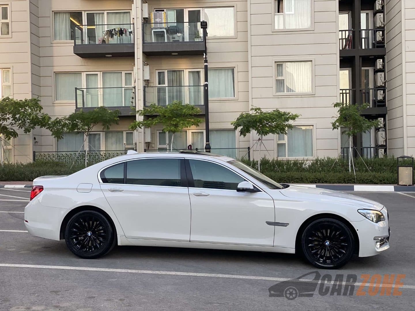 2014 BMW 7 Series M Sport thumbnail 5