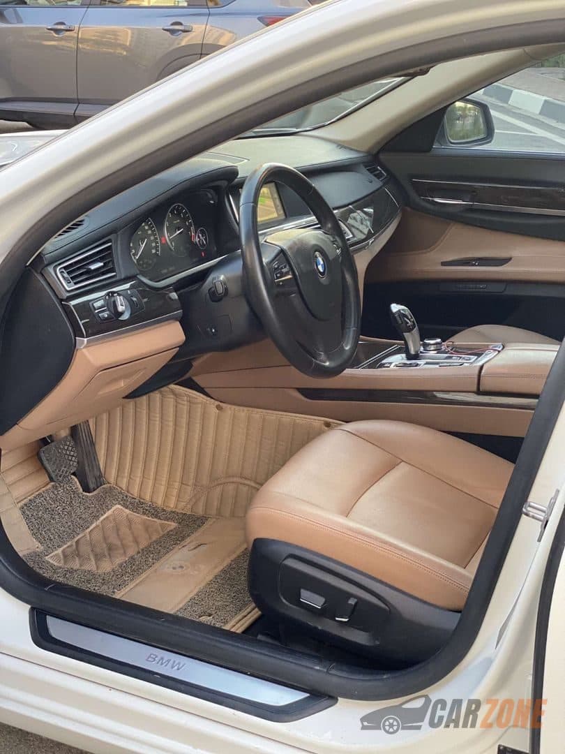 2014 BMW 7 Series M Sport thumbnail 9