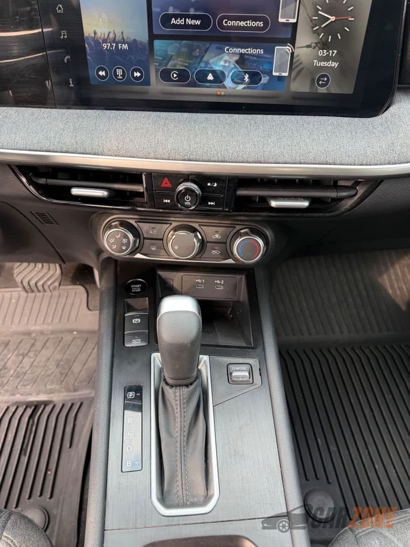 2025 نيسان كيكس SV thumbnail 9