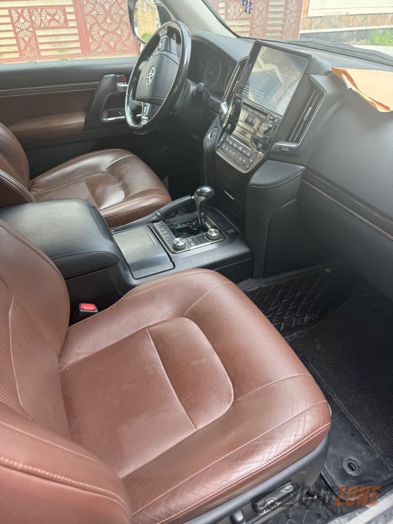 2021 تويوتا لاند كروزر GXR thumbnail 5