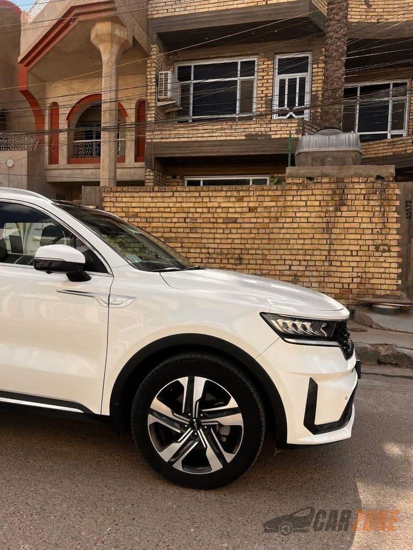 2023 Kia Sorento thumbnail 2