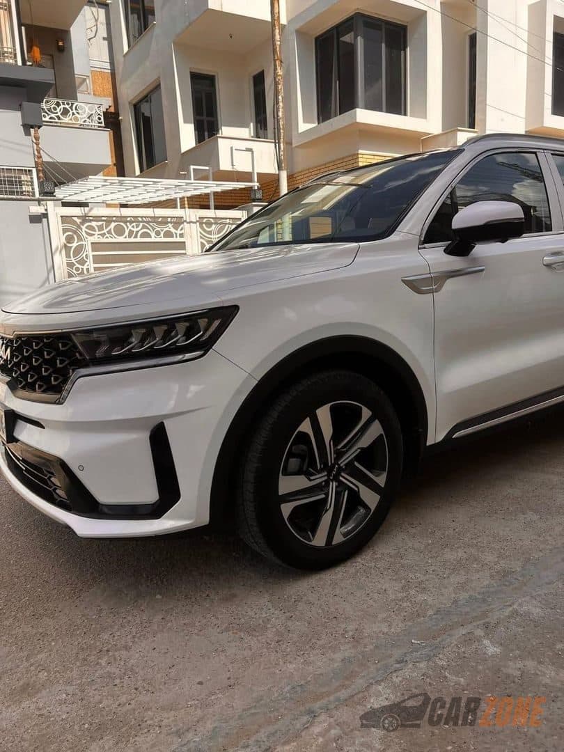 2023 Kia Sorento thumbnail 5