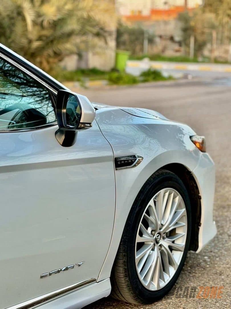 2018 Toyota Camry XLE thumbnail 7