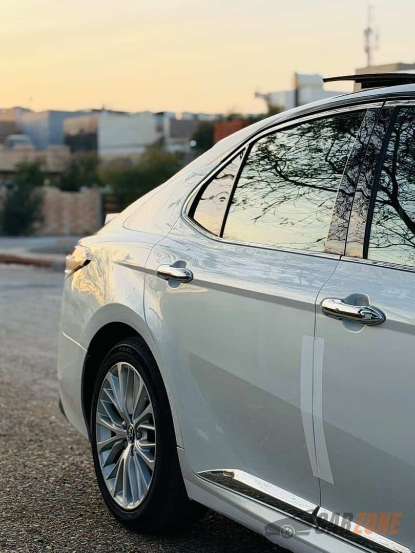 2018 Toyota Camry XLE thumbnail 9