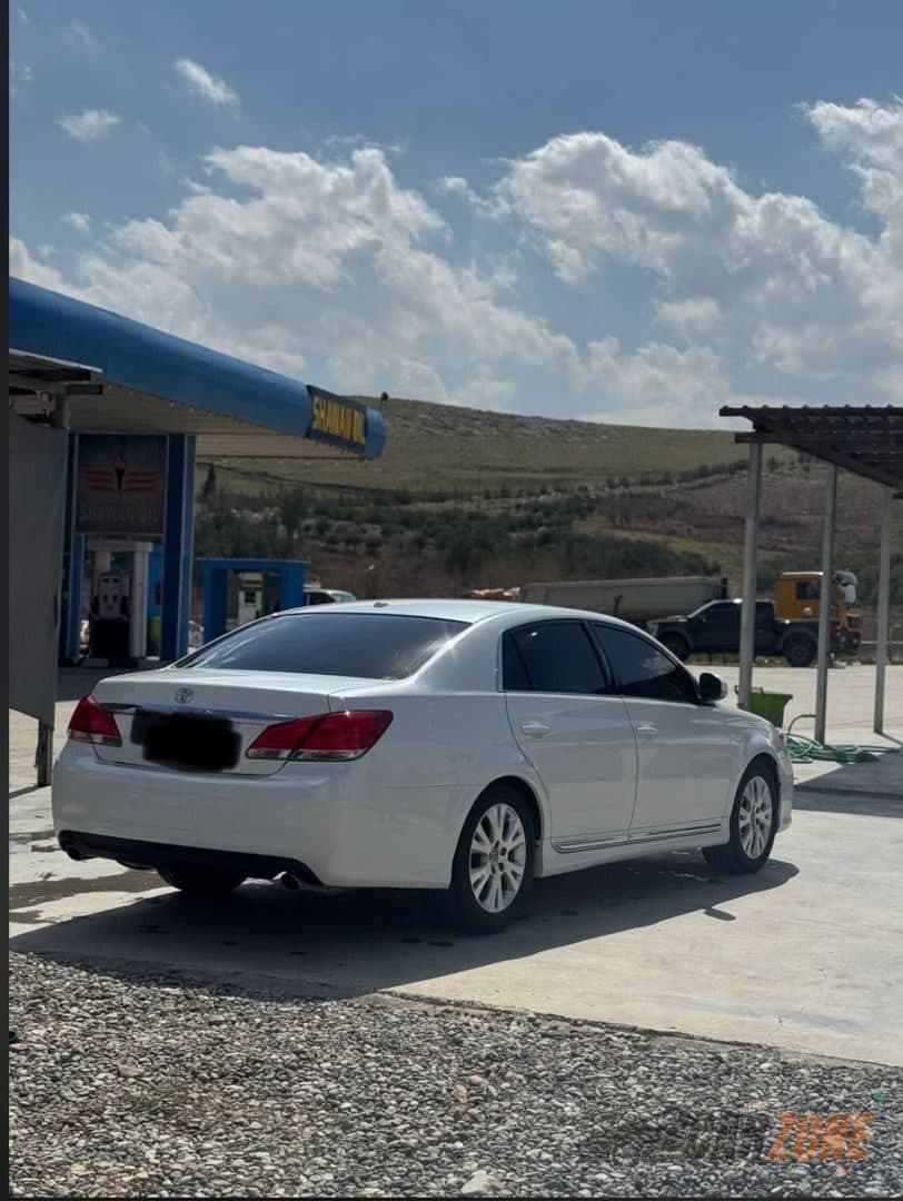 2011 تويوتا أفالون thumbnail 8