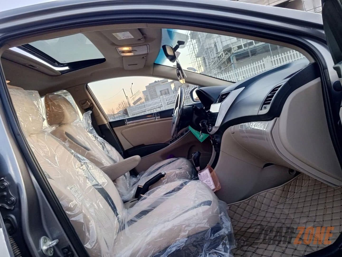 2016 هيونداي أكسنت Limited thumbnail 3