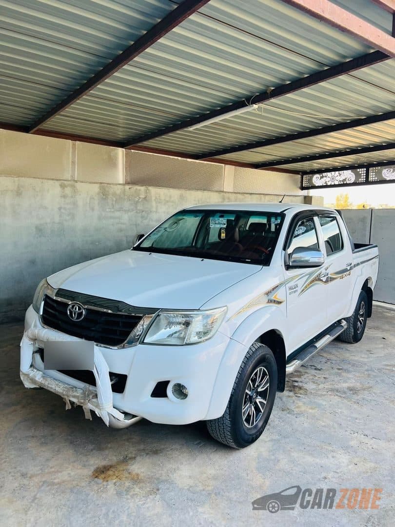 2013 Toyota Hilux - 1