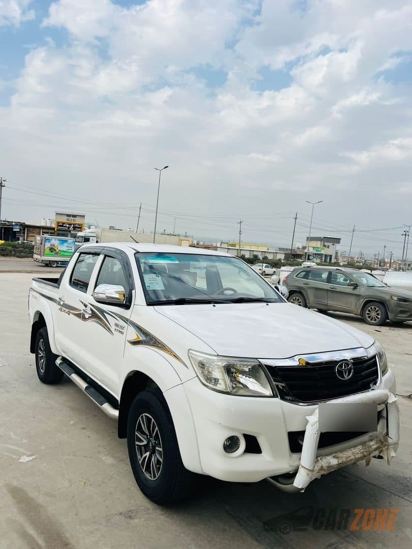 2013 Toyota Hilux thumbnail 3