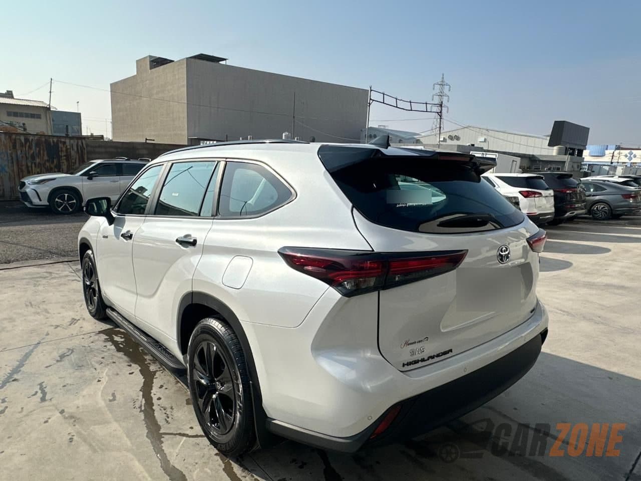 2024 Toyota Highlander thumbnail 4