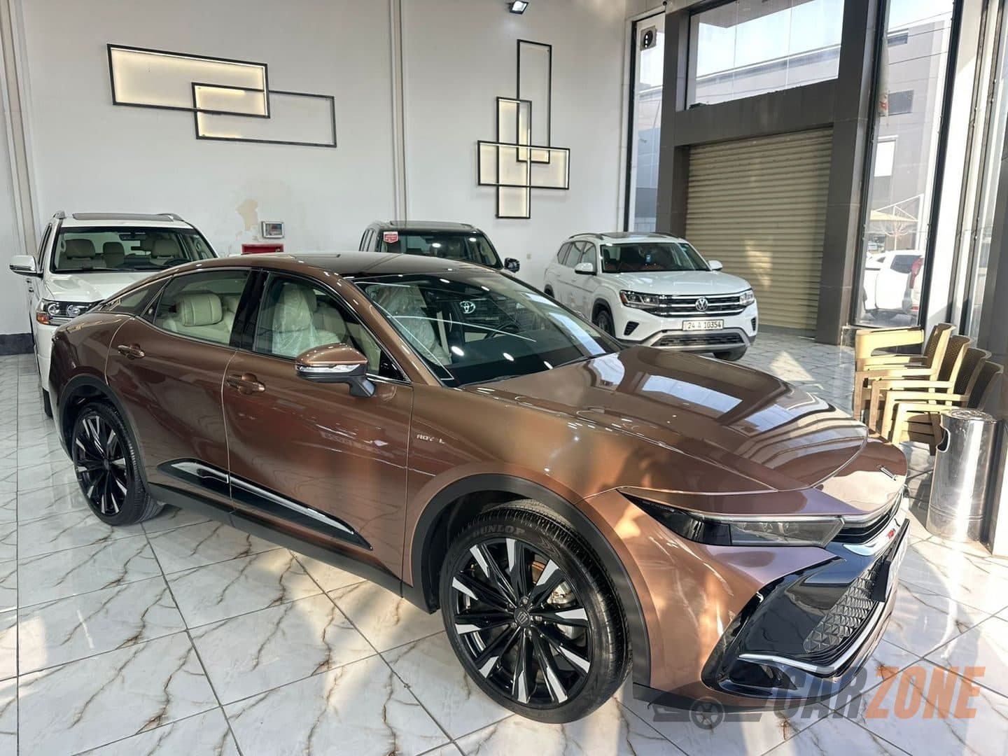 2024 Toyota Crown thumbnail 2