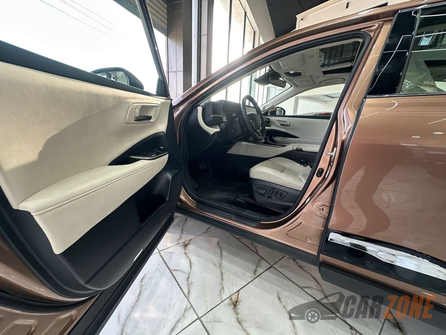 2024 Toyota Crown thumbnail 6