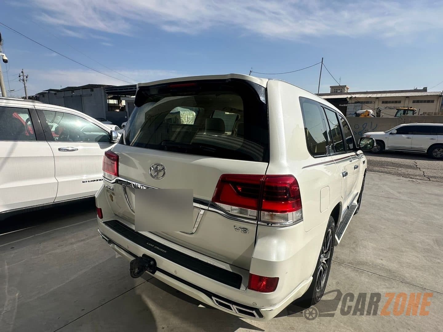 2018 Toyota Land Cruiser GXR thumbnail 6