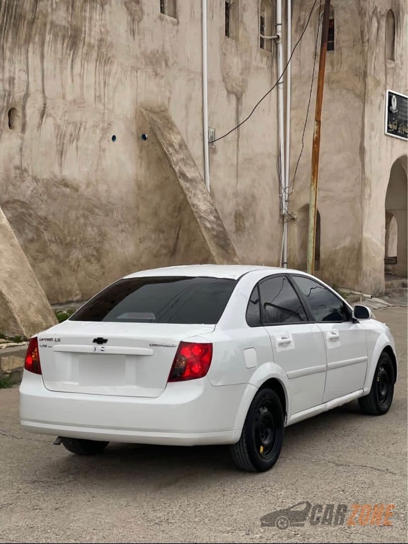 2011 Chevrolet Optra thumbnail 5