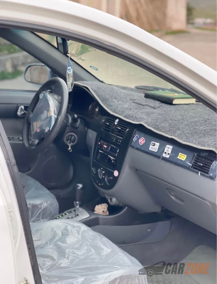 2011 Chevrolet Optra thumbnail 6