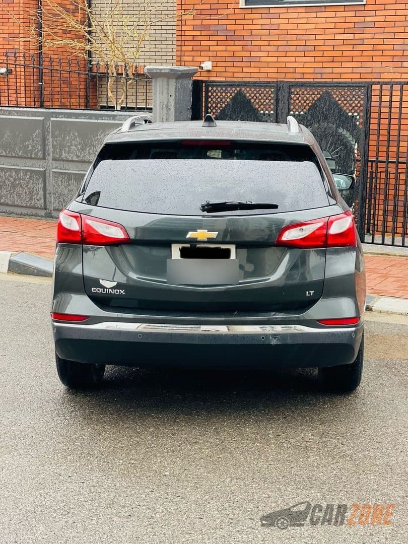 2019 Chevrolet Equinox LT thumbnail 3