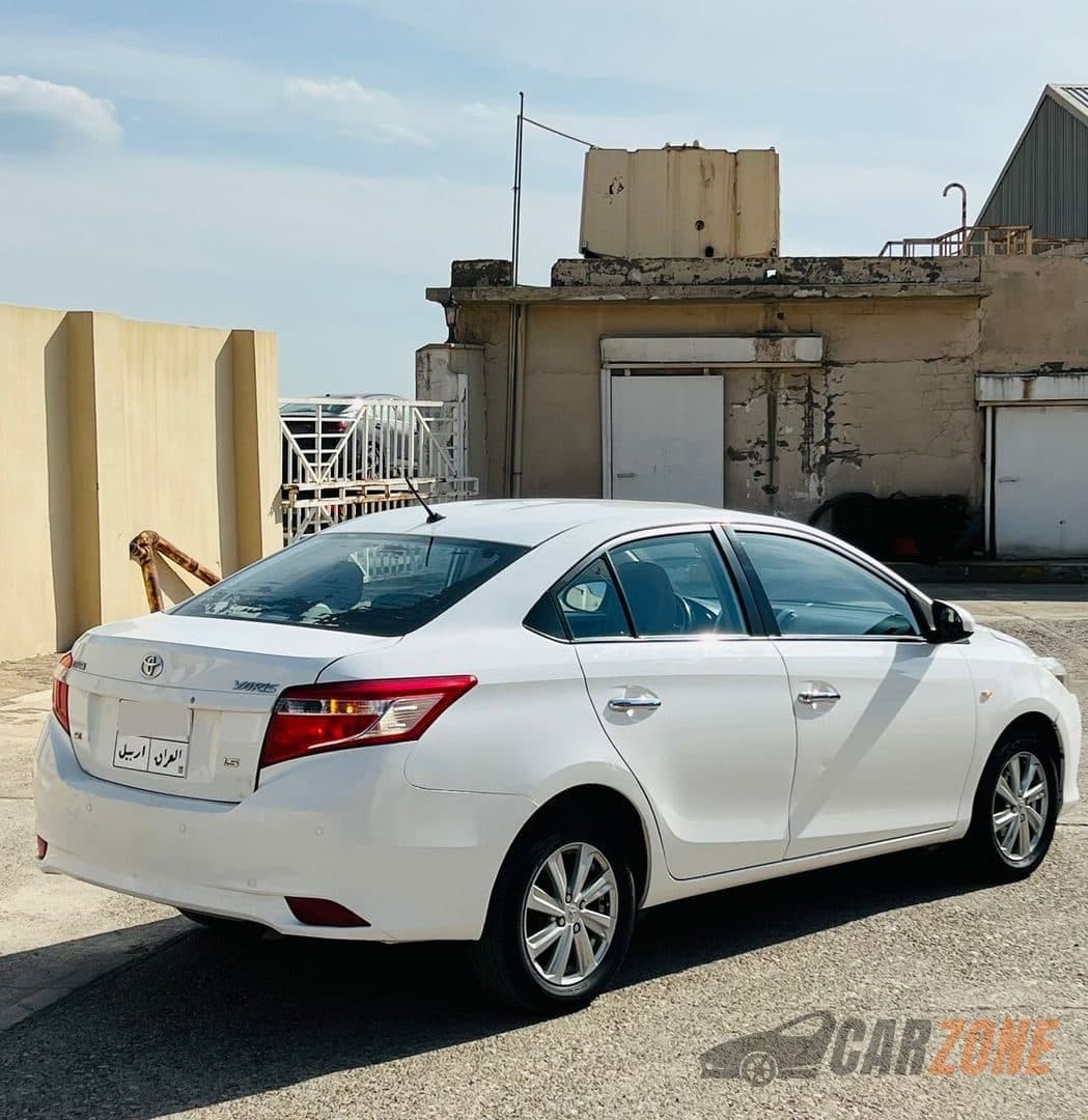 2014 Toyota Yaris SE thumbnail 8