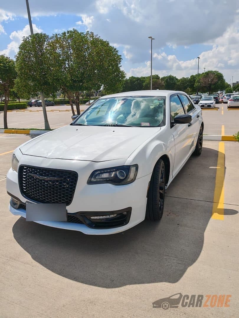 2019 کرایسلەر 300 S thumbnail 2