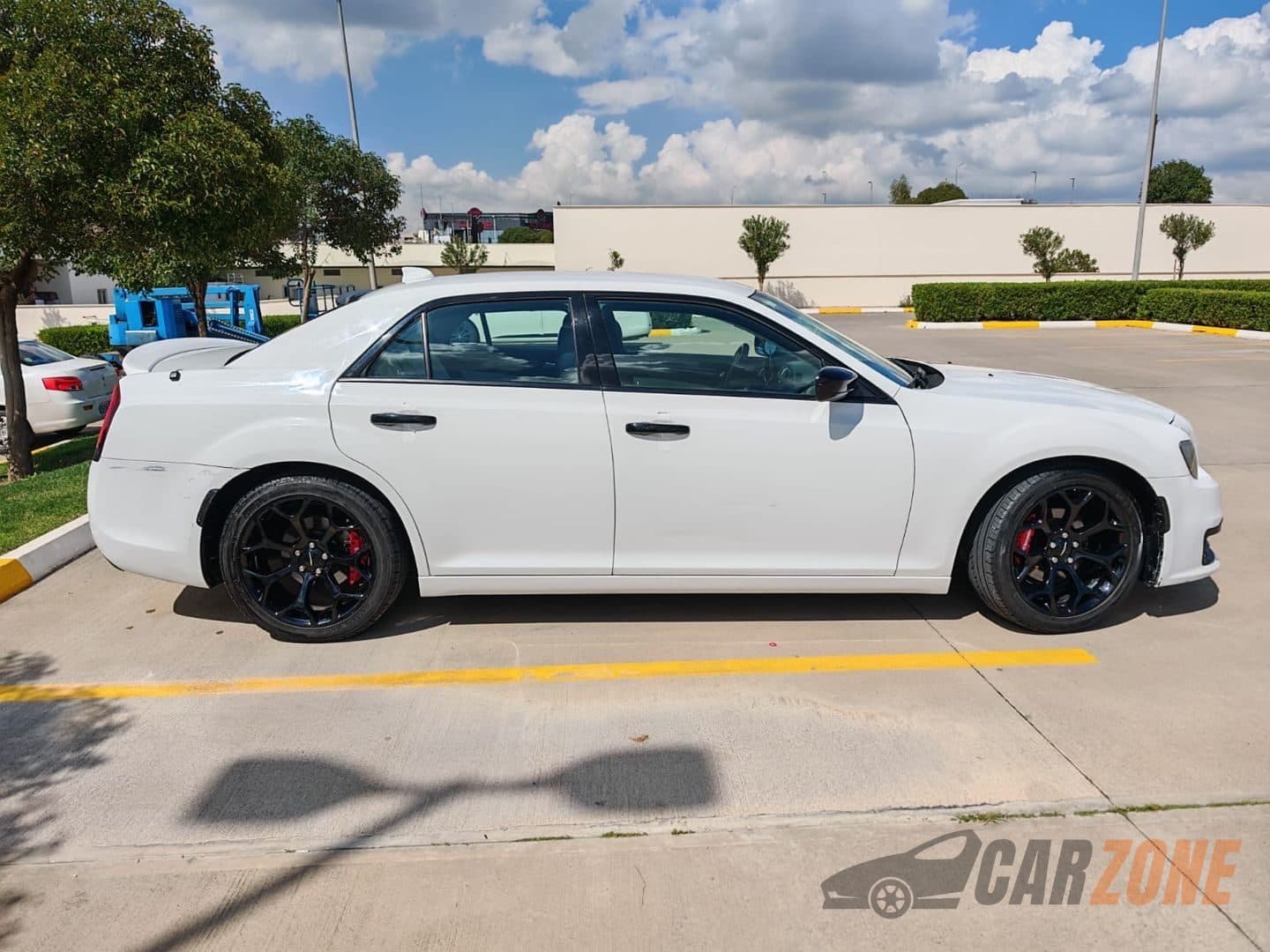 2019 کرایسلەر 300 S thumbnail 6