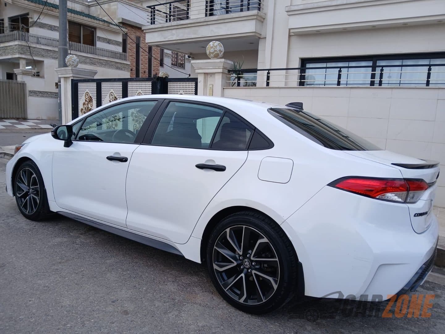 2020 Toyota Corolla thumbnail 4