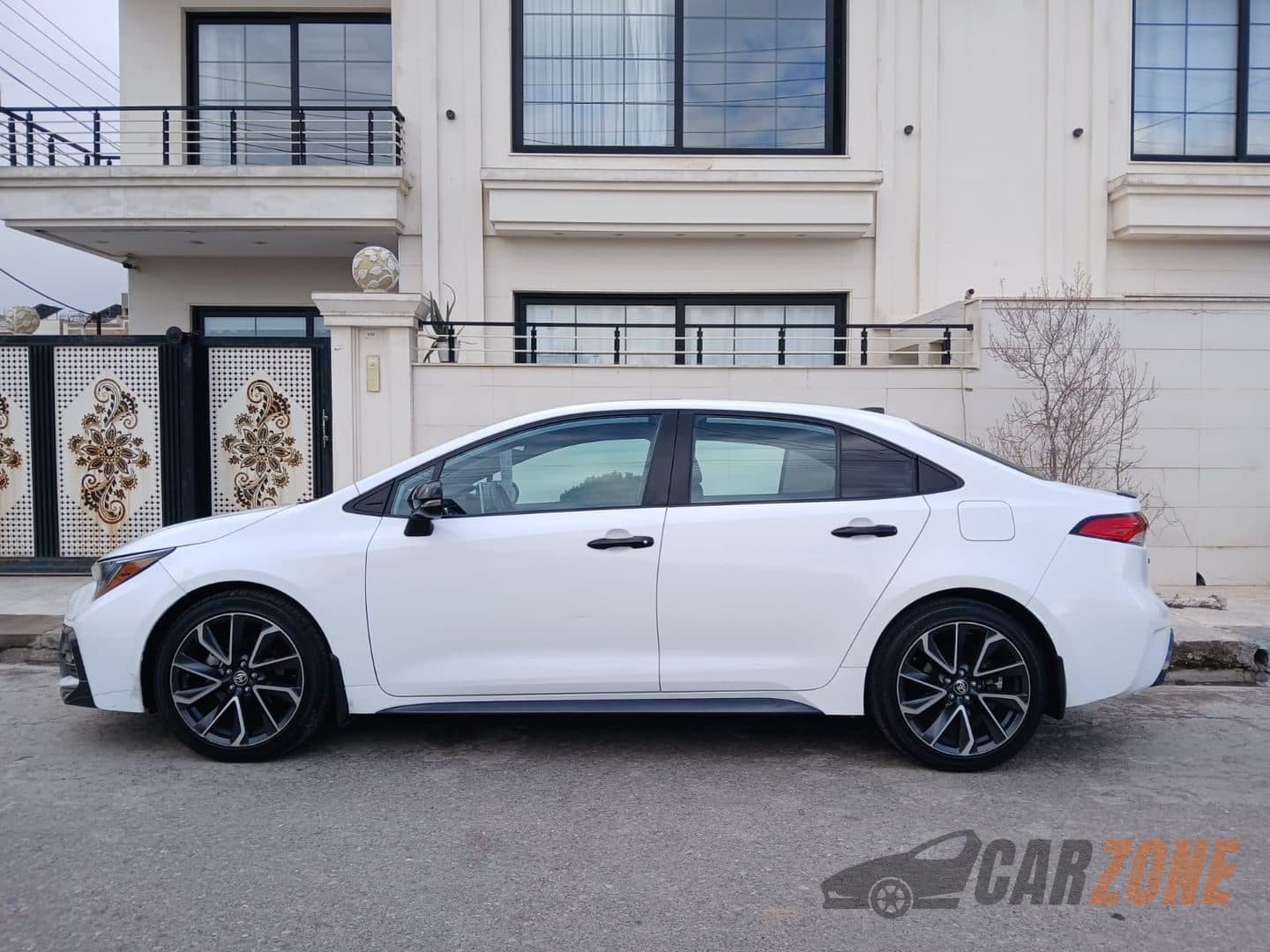 2020 Toyota Corolla thumbnail 9