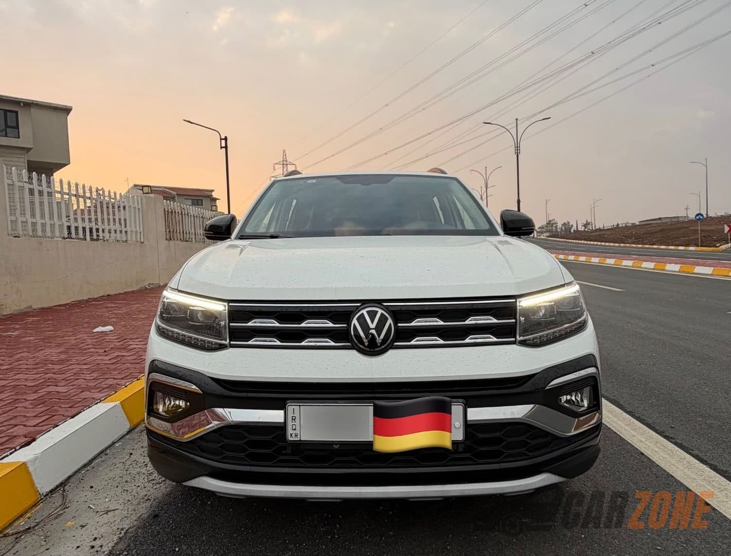 2024 Volkswagen T-Roc R-Line thumbnail 5