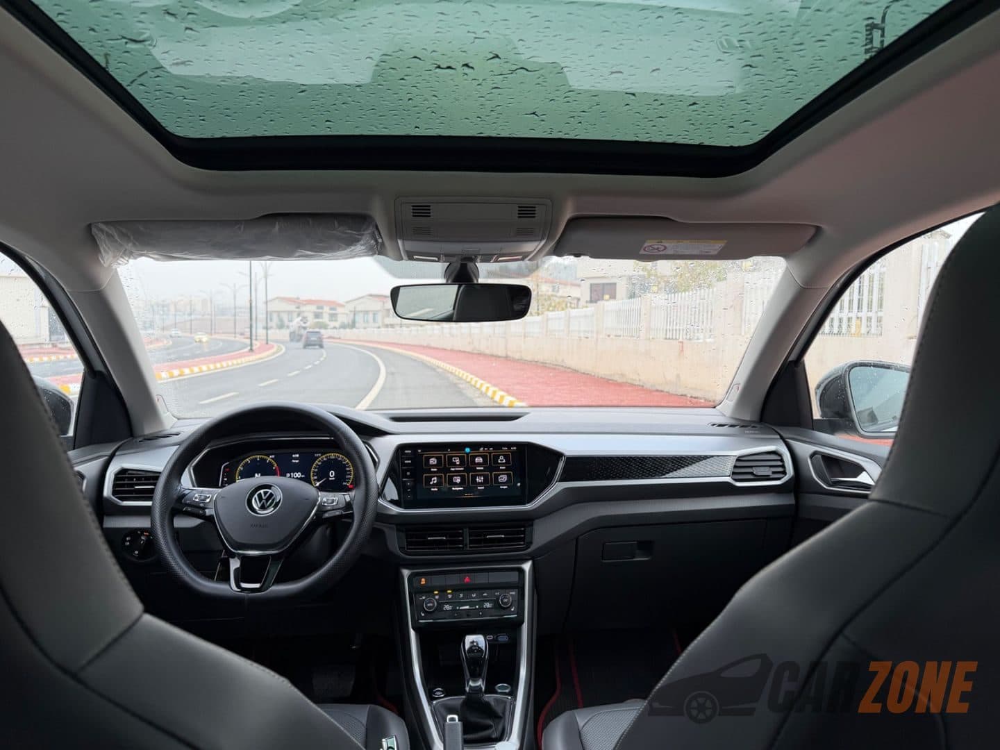 2024 Volkswagen T-Roc R-Line thumbnail 8