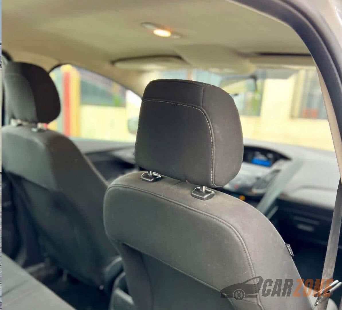 2018 Ford Focus thumbnail 5