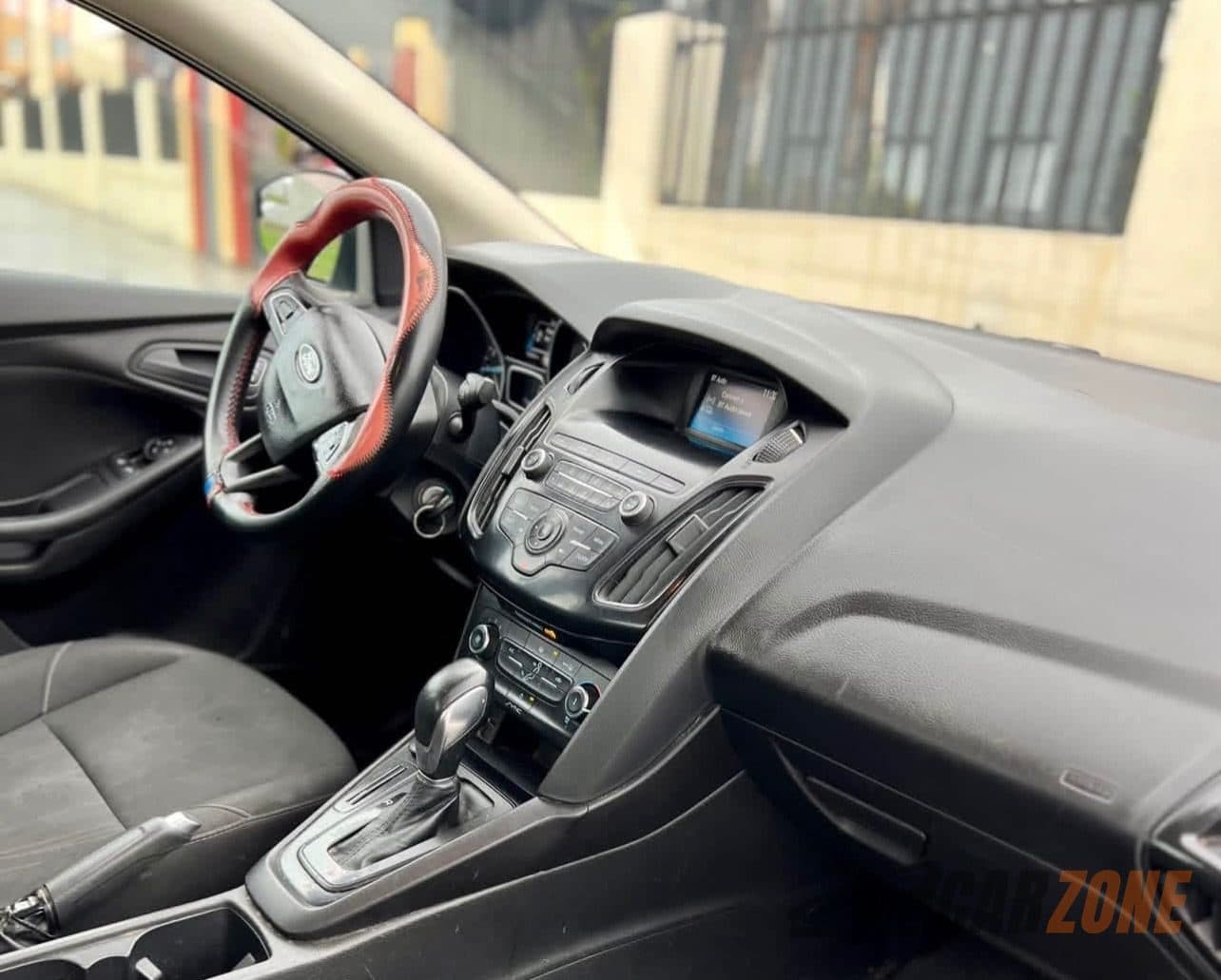 2018 Ford Focus thumbnail 6