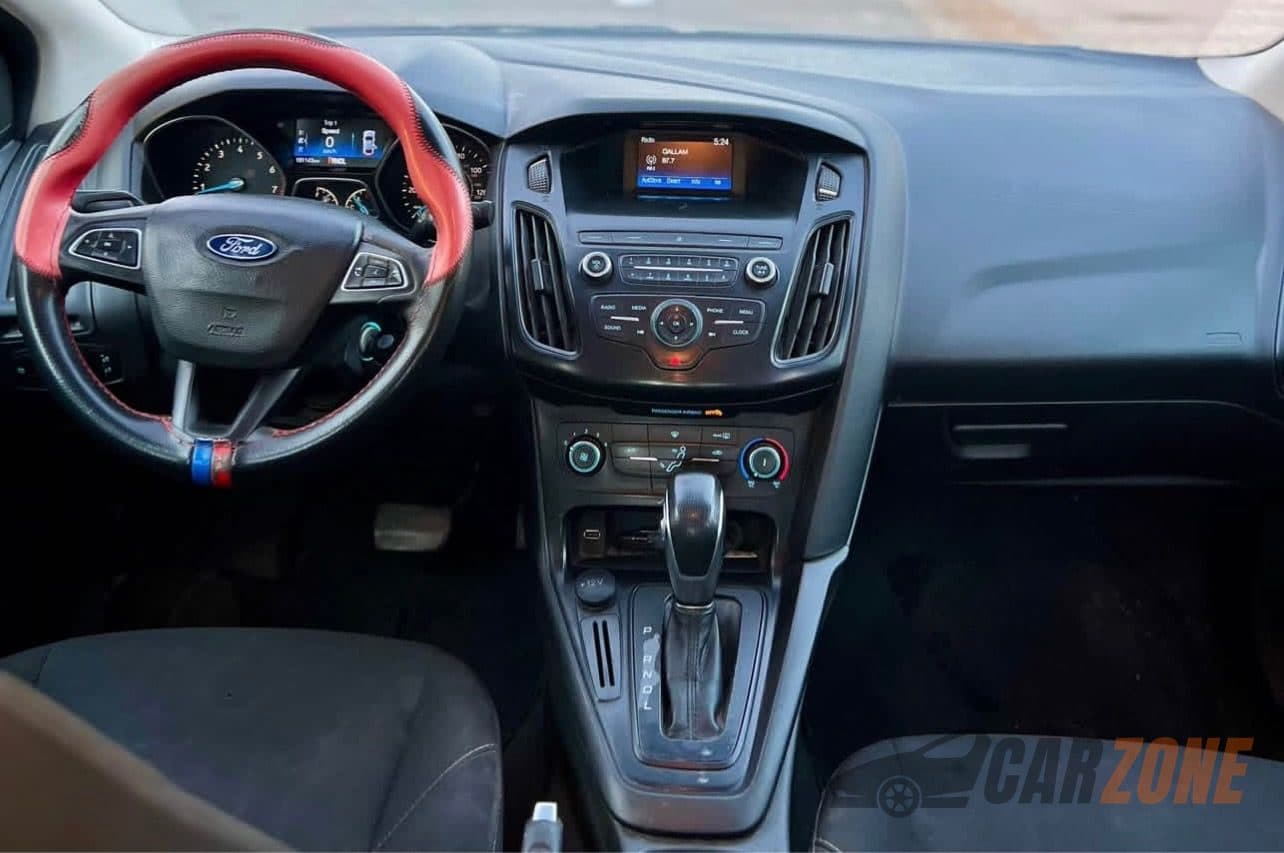 2018 Ford Focus thumbnail 8