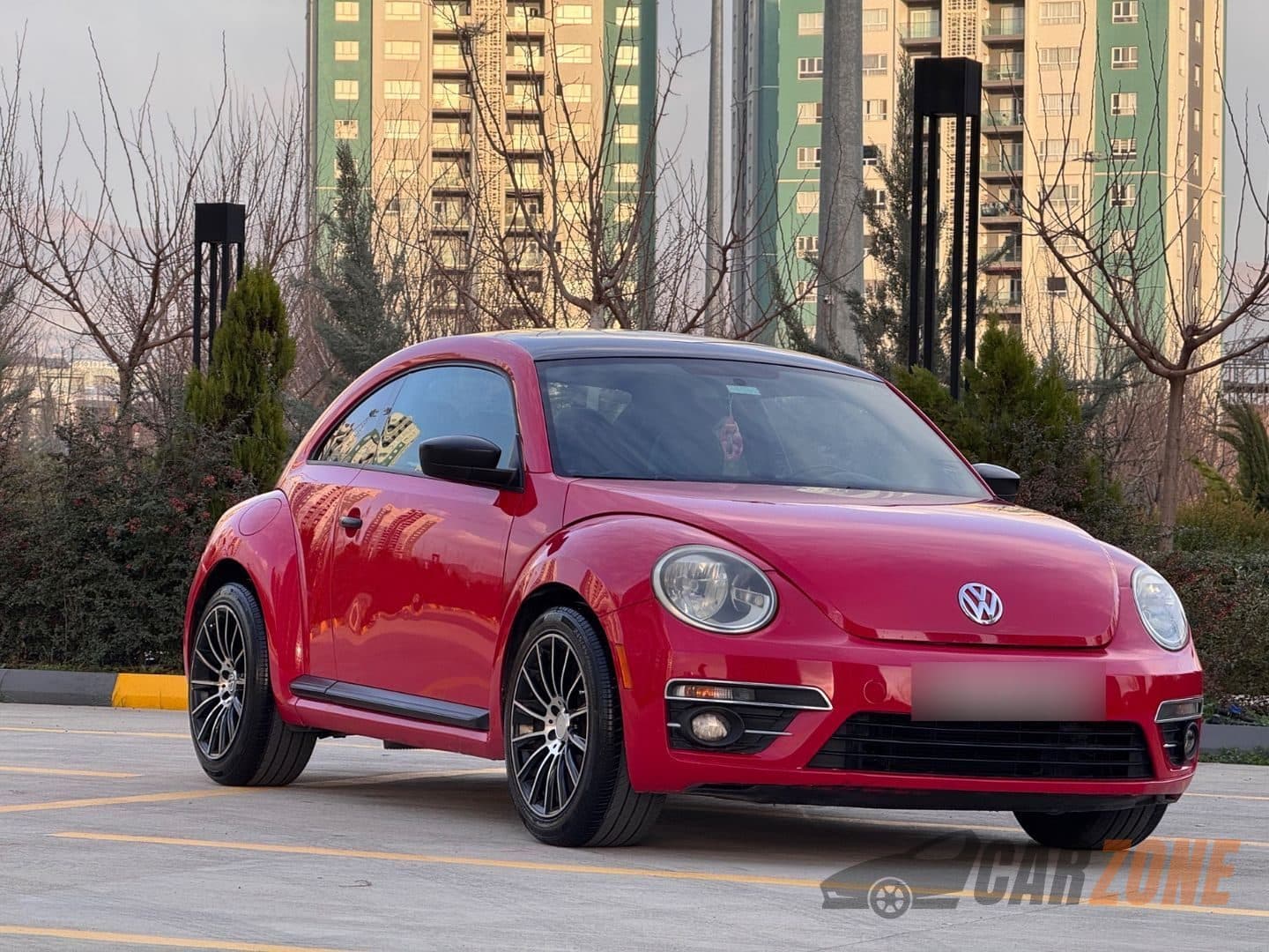 2017 Volkswagen Beetle S thumbnail 2
