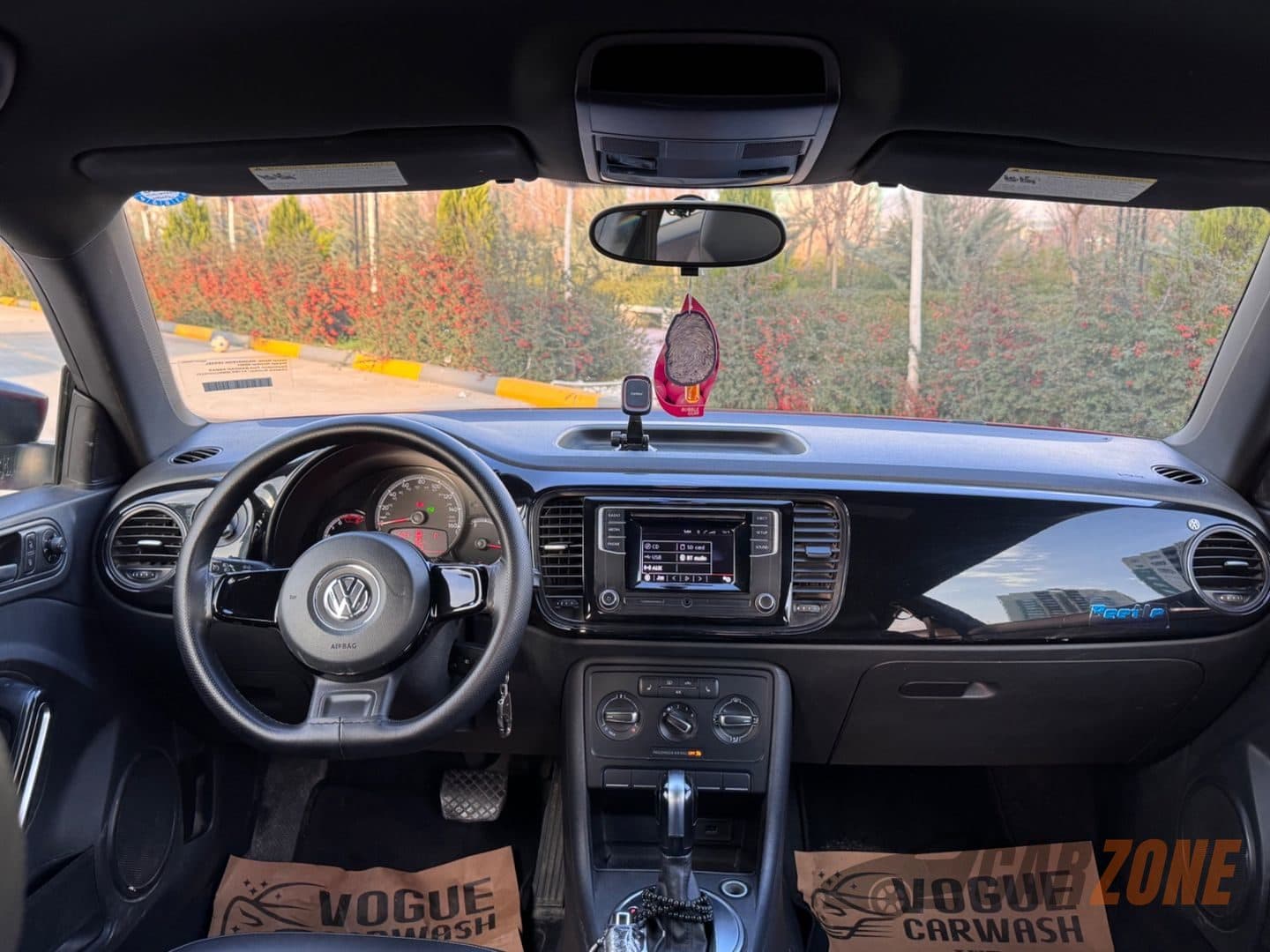 2017 Volkswagen Beetle S thumbnail 10