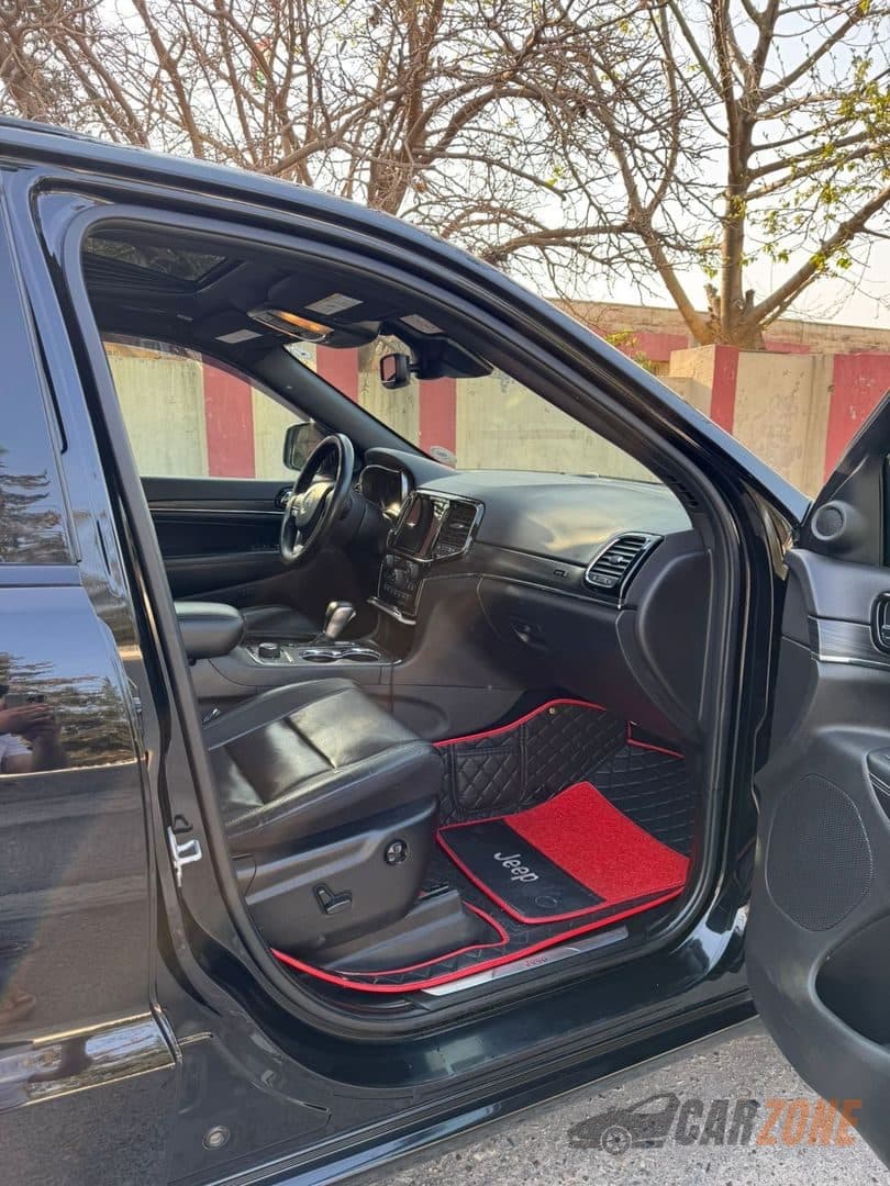 2021 Jeep Grand Cherokee thumbnail 4