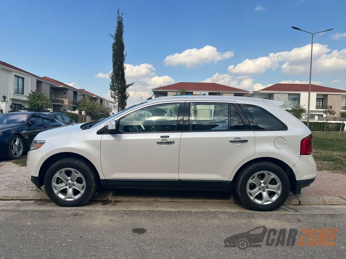 2011 Ford Edge thumbnail 4