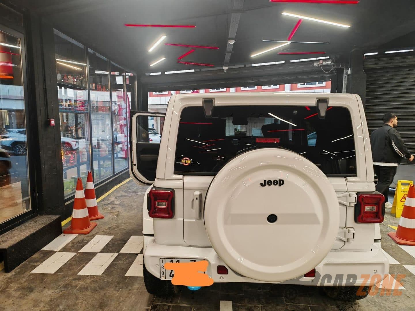 2024 Jeep Wrangler thumbnail 3